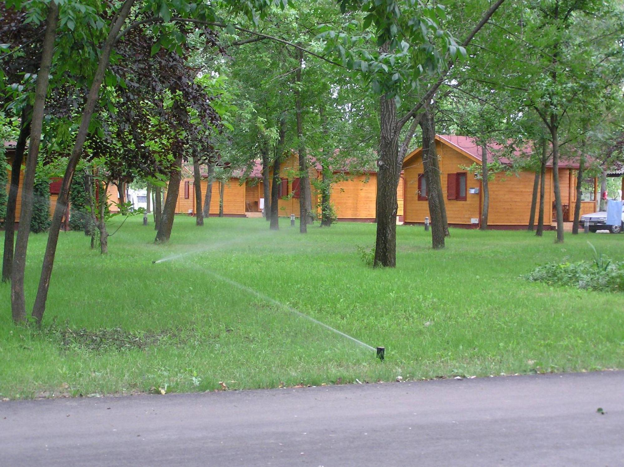 Arnyas Thermal Camping Es Ueduelopark Puspokladany Exterior photo