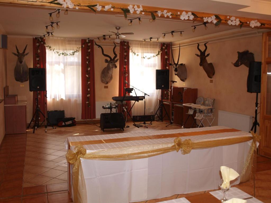 Arnyas Thermal Camping Es Ueduelopark Puspokladany Exterior photo